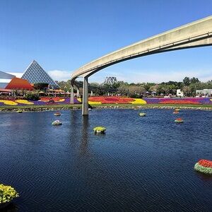 PLEASE READ BEFORE SENDING AN OFFER OR BUYING! “Meet your Posher”!